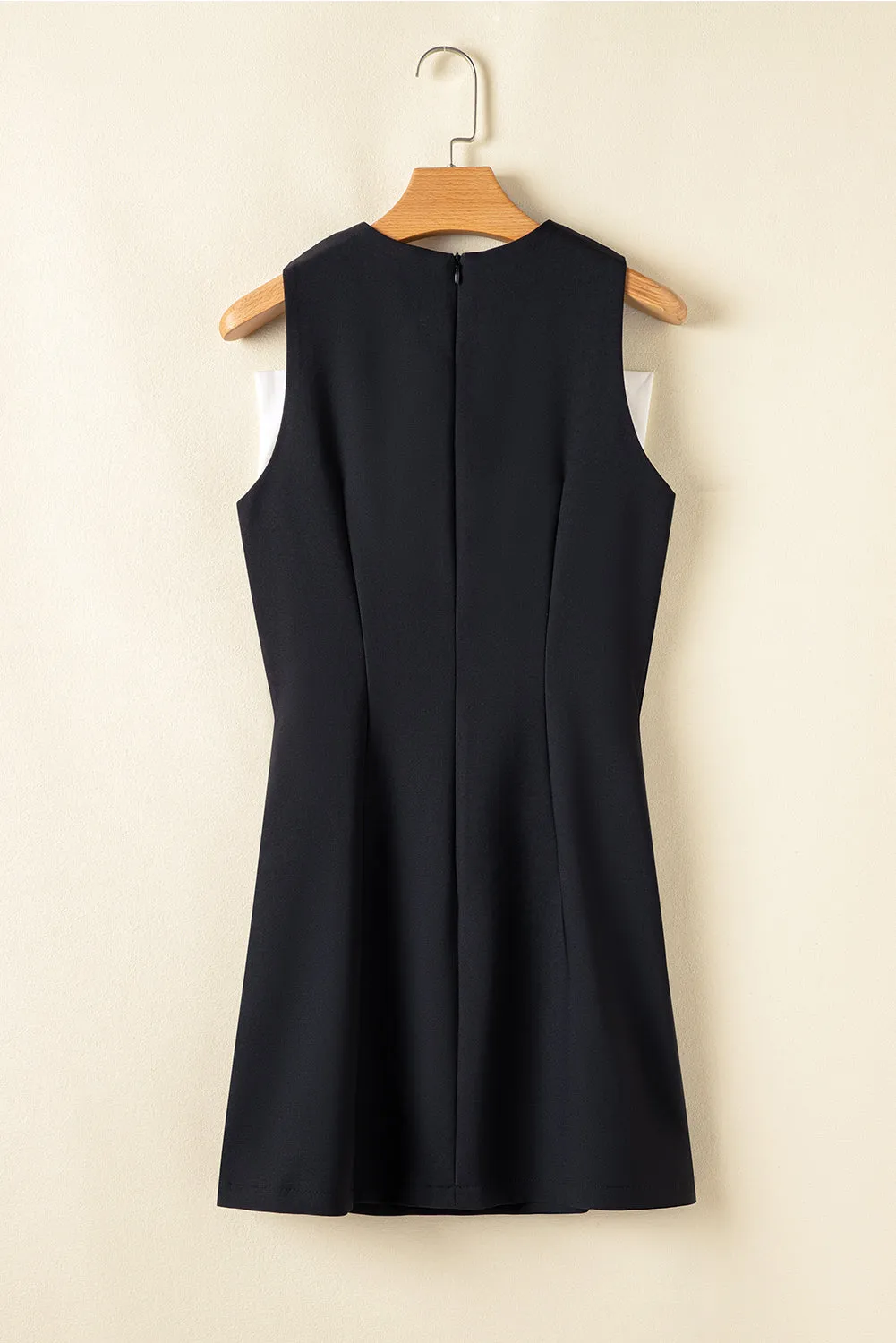 Black Contrast Bowknot Applique Crew Neck Sleeveless Mini Dress