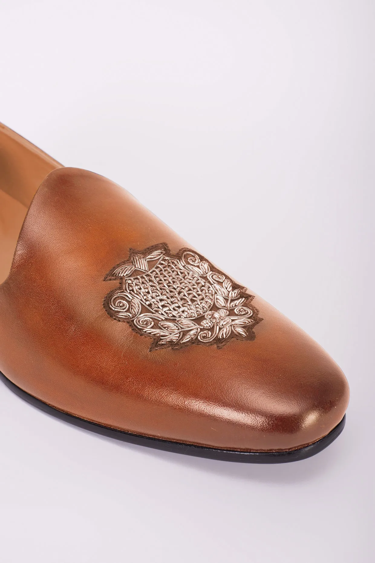 Classic Embroidered Mojdi - Tanner