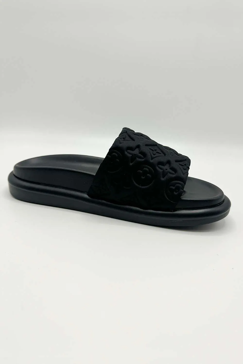 Cornie Patterned Band Sliders in Black