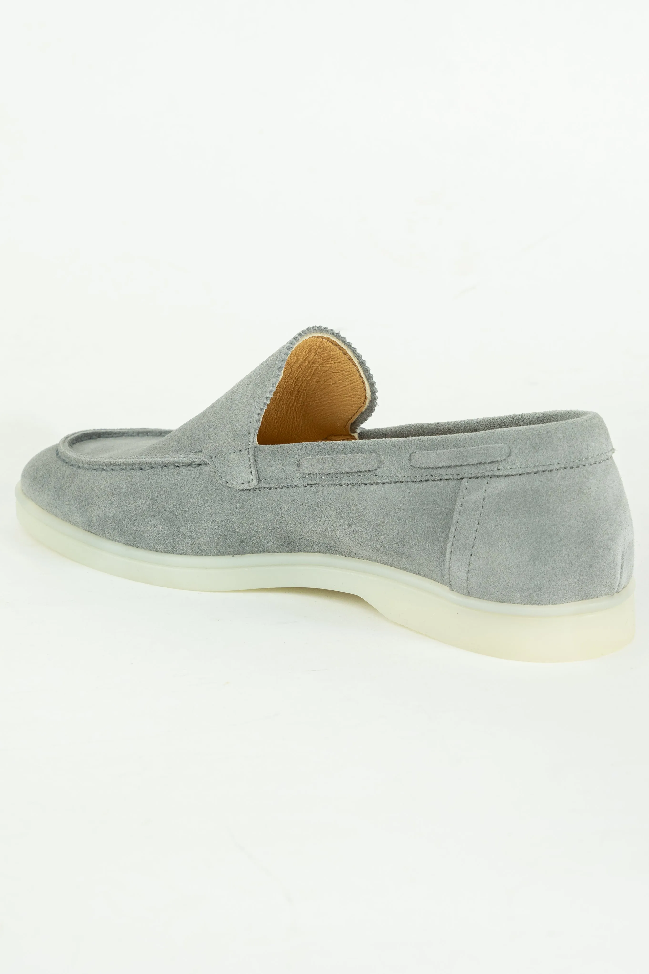 THE MENDOZA SUEDE LOAFER